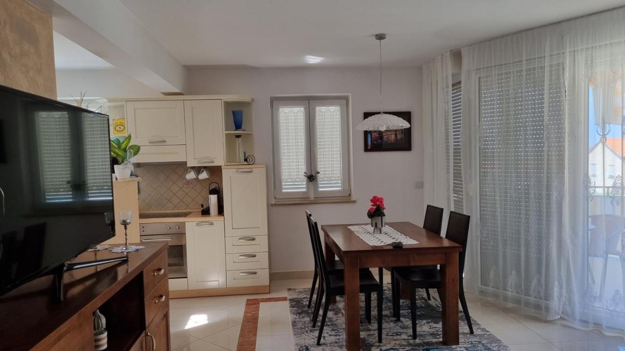Appartement Sunny Maj Porec Esterno foto